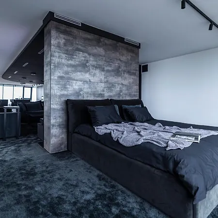 Sky Garden Penthouse Apartment *